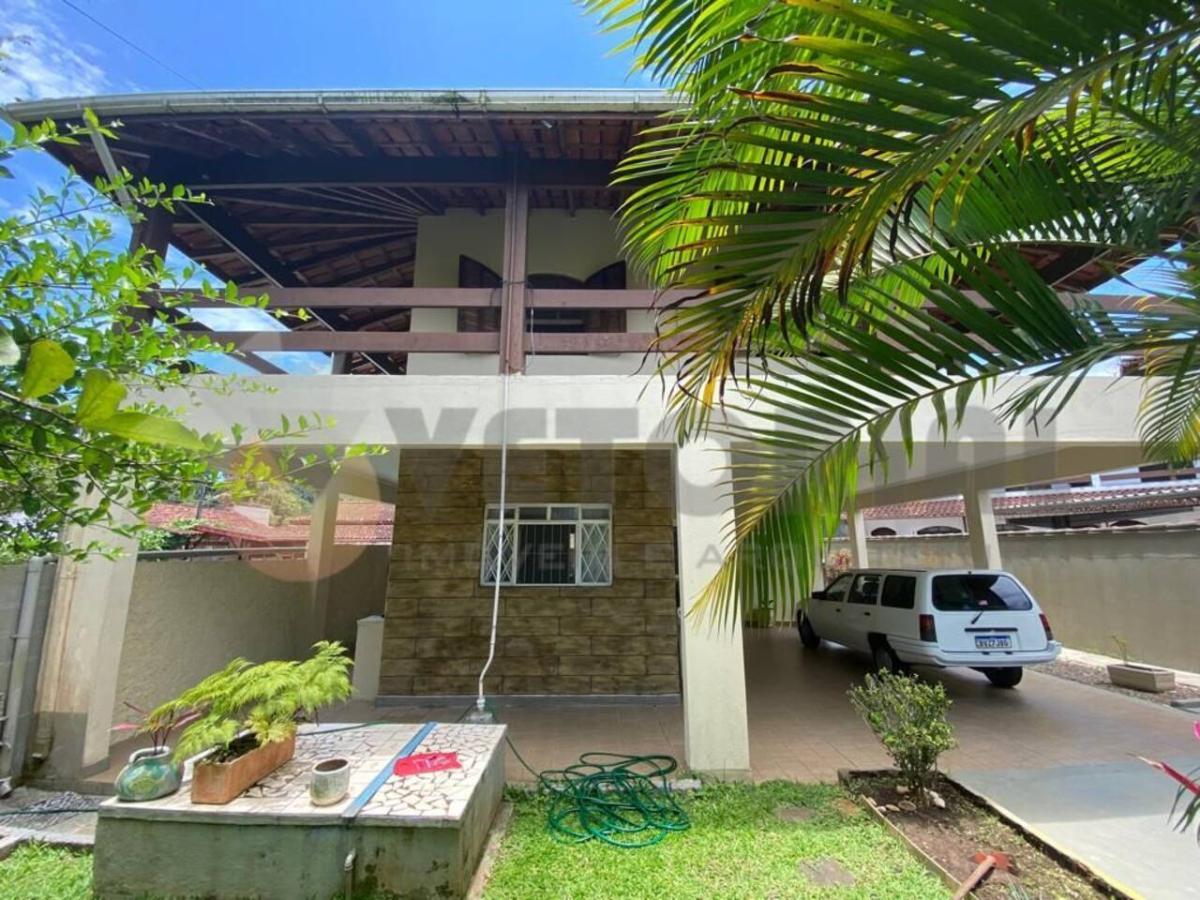 Sobrado à venda com 4 quartos, 315m² - Foto 1